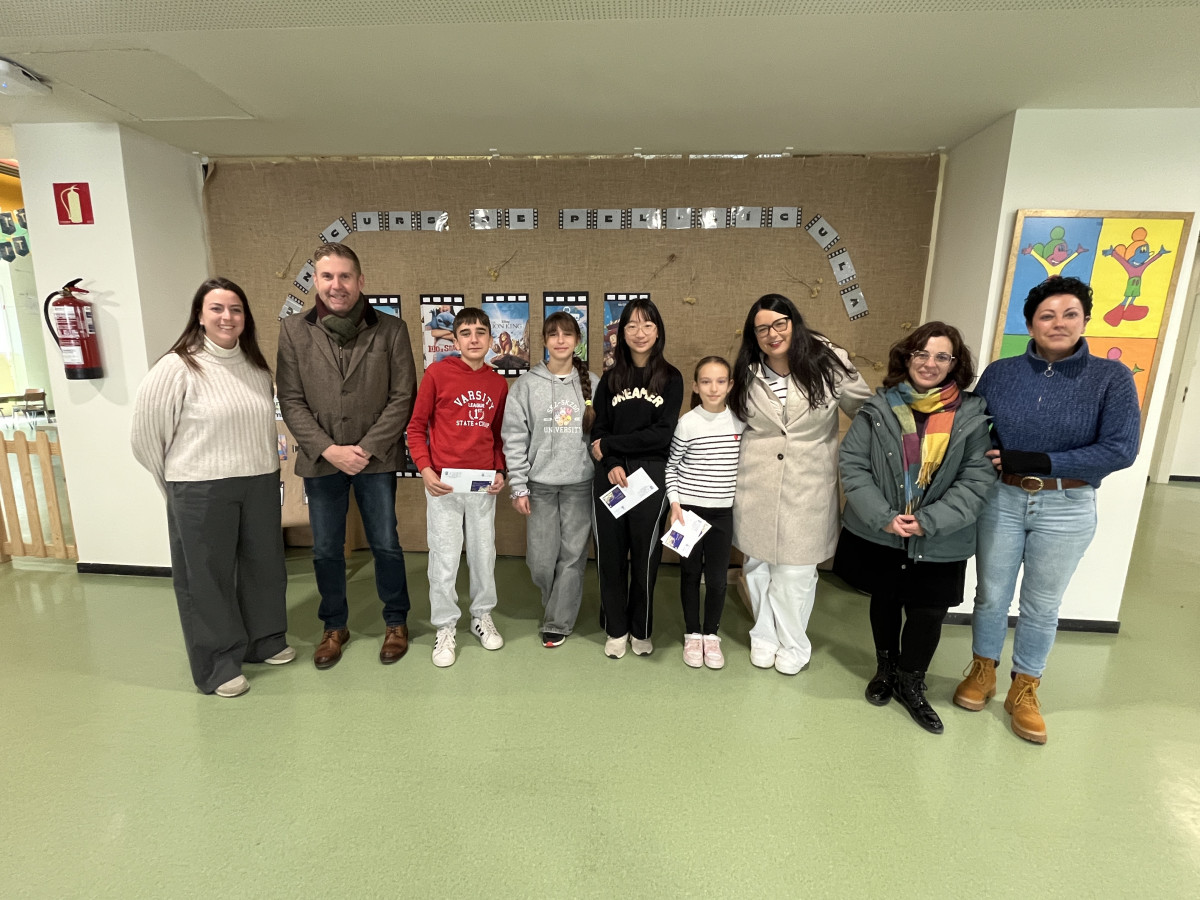 Obsequiem amb una entrada pel tobogan gegant als i les escolars residents a Abrera - Escola Josefina Ibáñez