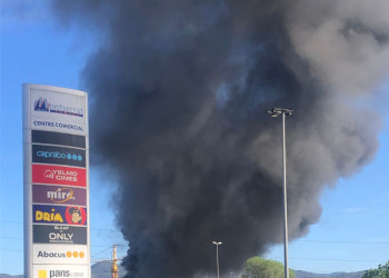 Controlat l'incendi que s'ha iniciat aquest matí en un magatzem del Polígon Industrial Barcelonès del nostre municipi