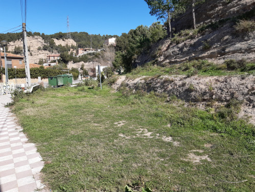 Parc amb espai infantil i zona de cal·listènia a Can Vilalba