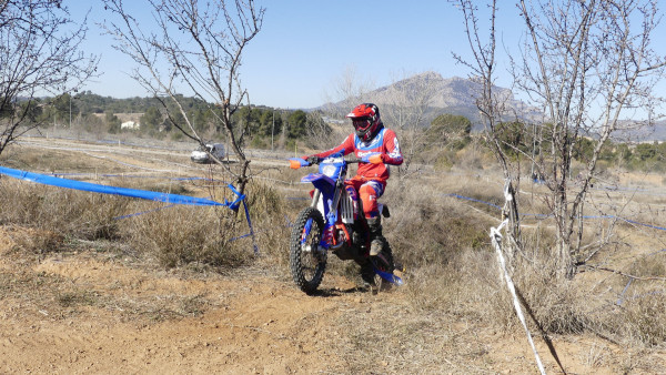 Abrera amb l'esport! Acollim el Cros Local d'Abrera i 4t Cros Comarcal Escolar, amb més de 140 nens i nenes