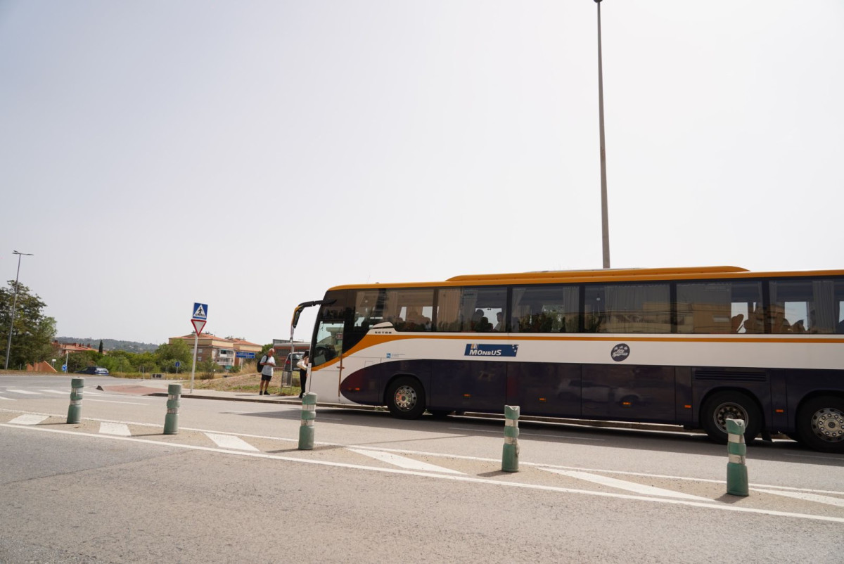 Els veïns i veïnes d'Abrera compten des d'aquest dilluns 4 de setembre amb una nova línia directa de bus fins a Barcelona