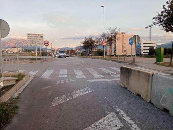 En marxa les obres d'instal·lació de pantalles acústiques al carrer de Manresa, per reduïr l'impacte acústic de l'autovia A2 al seu pas pel nostre municipi