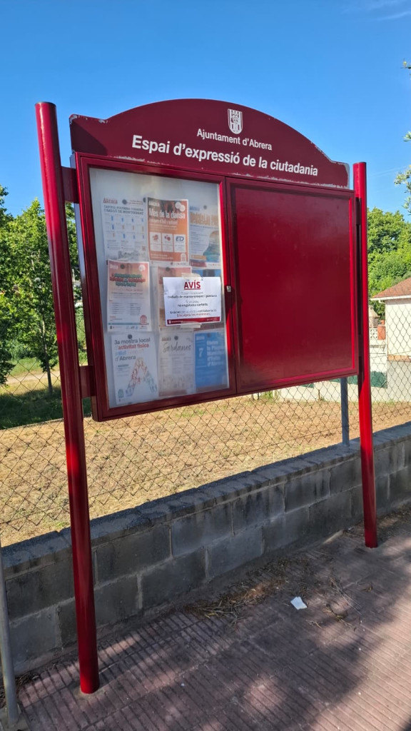 Millorem i adequem les cartelleres municipals del nucli urbà i dels barris d'Abrera - Ca n'Amat