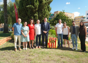 El dijous 11 de setembre de 2025 hem commemorat, un any més, la Diada Nacional de Catalunya amb la tradicional ofrena floral i una cantada d'havaneres. Ofrena floral 2025. Ajuntament d'Abrera