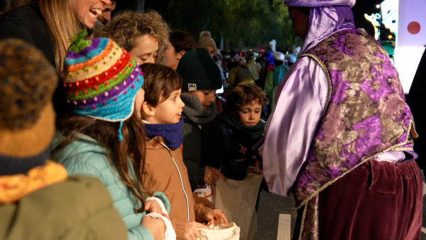 La il·lusió del Nadal es viu a Abrera! Gaudim, un any més, de la Cavalcada de Ses Majestats els Reis Mags de l'Orient, que va omplir els carrers del nostre municipi de màgia, llum i color!