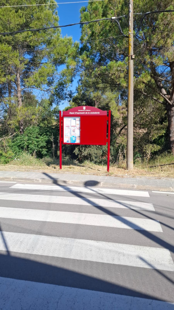 Millorem i adequem les cartelleres municipals del nucli urbà i dels barris d'Abrera - Sant Miquel