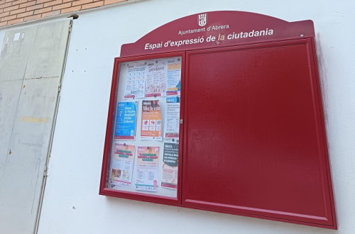 Millorem i adequem les cartelleres municipals del nucli urbà i dels barris d'Abrera
