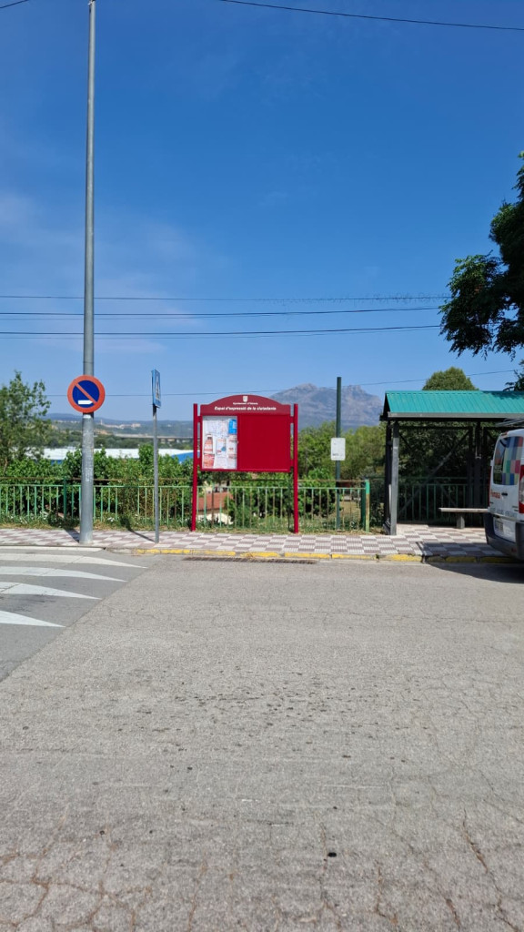Millorem i adequem les cartelleres municipals del nucli urbà i dels barris d'Abrera - Can Vilalba