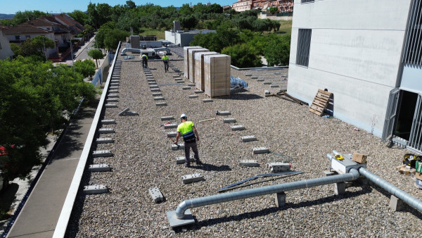 Assolim la instal·lació de plaques fotovoltàiques en la totalitat dels nostres centres educatius