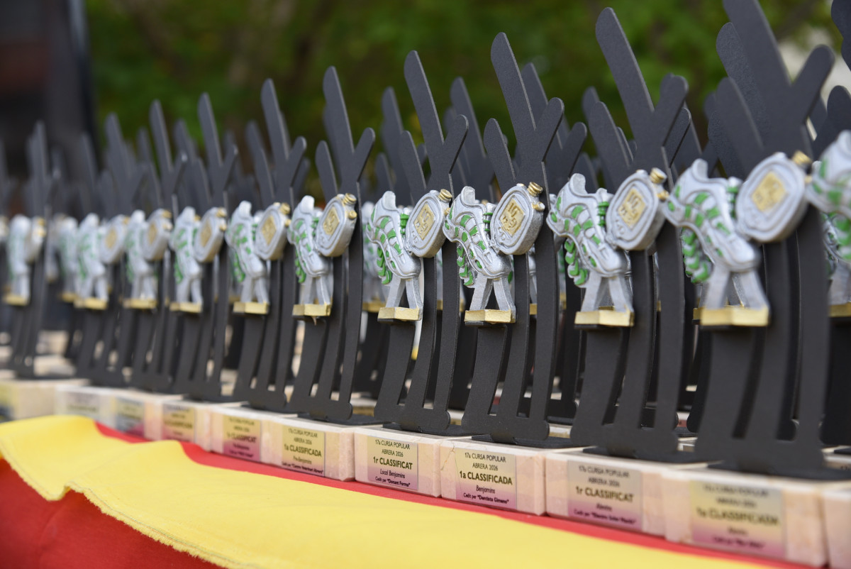 Gran èxit d'assistència i participació en la 17a Abrera Corre D9 2025 'Memorial A. Serrano', amb més de 800 participants. Gràcies, Abrera!