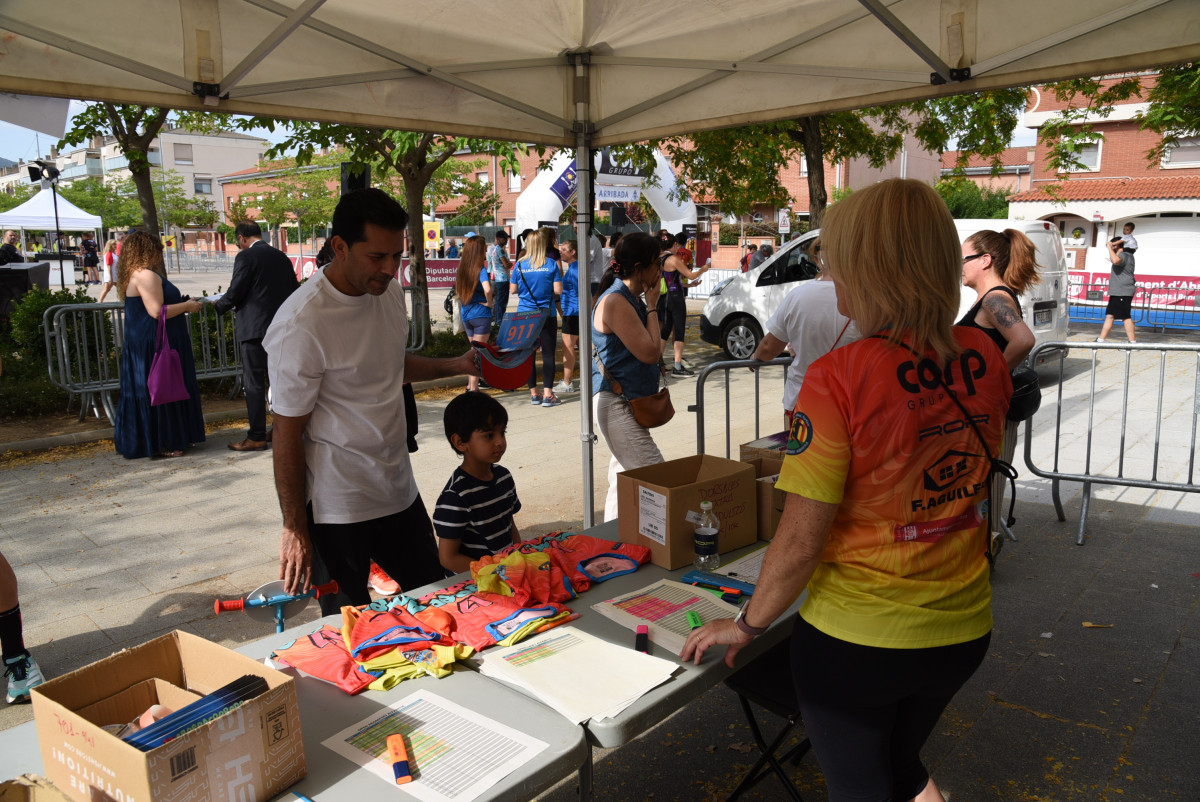 Gran èxit d'assistència i participació en la 17a Abrera Corre D9 2025 'Memorial A. Serrano', amb més de 800 participants. Gràcies, Abrera!