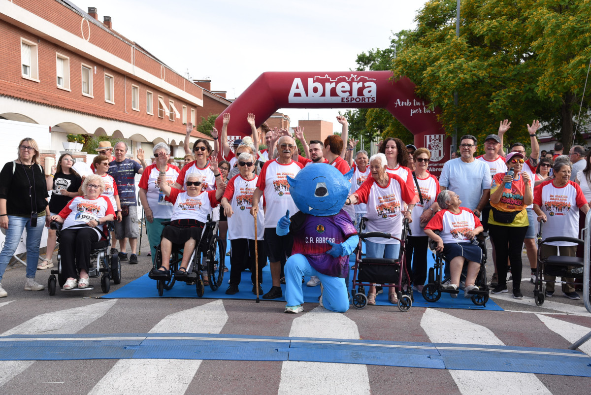 Gran èxit d'assistència i participació en la 17a Abrera Corre D9 2025 'Memorial A. Serrano', amb més de 800 participants. Gràcies, Abrera!