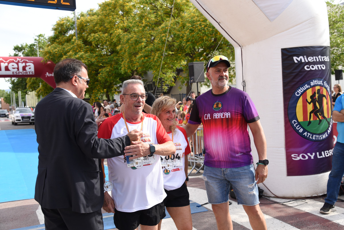 Gran èxit d'assistència i participació en la 17a Abrera Corre D9 2025 'Memorial A. Serrano', amb més de 800 participants. Gràcies, Abrera!