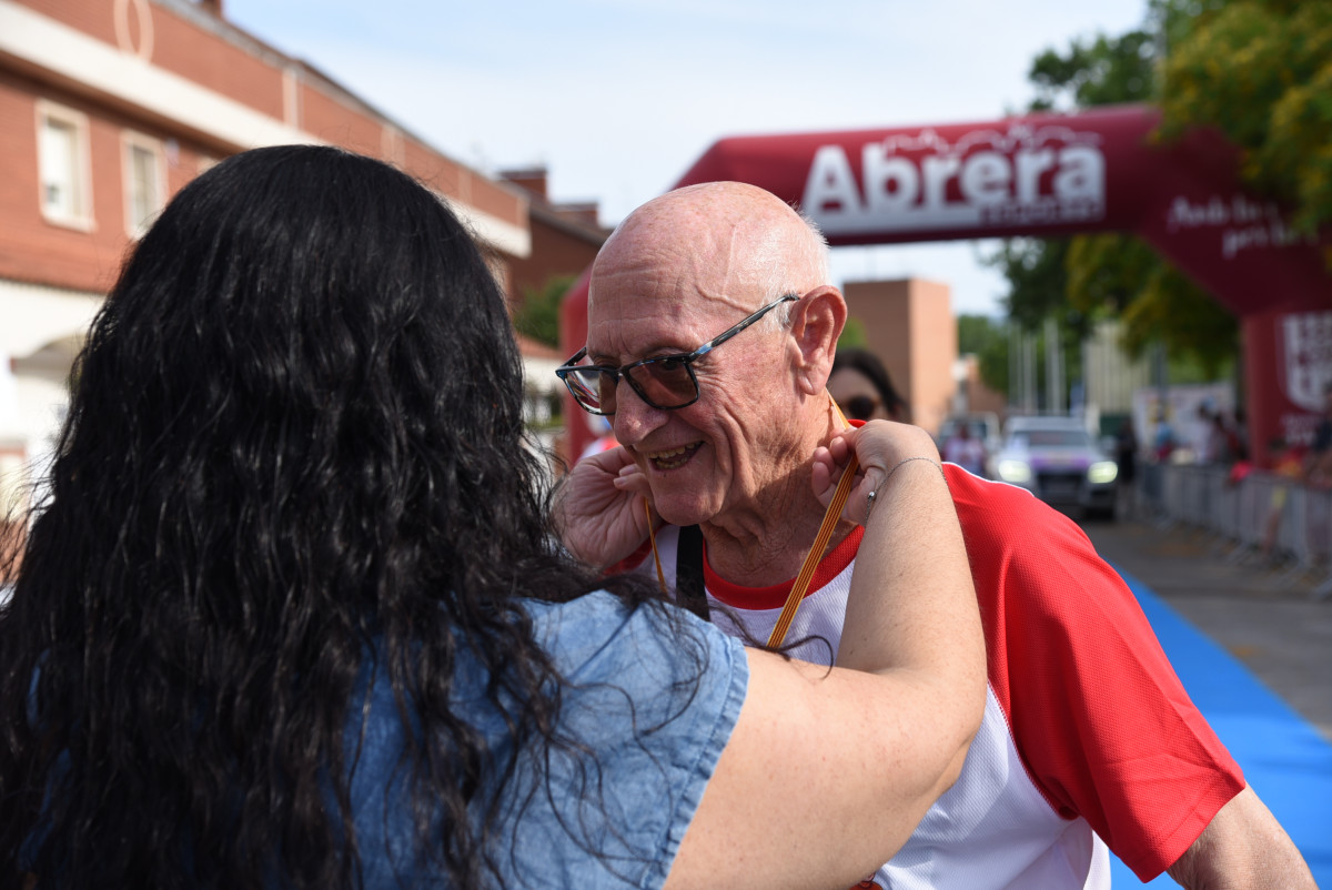 Gran èxit d'assistència i participació en la 17a Abrera Corre D9 2025 'Memorial A. Serrano', amb més de 800 participants. Gràcies, Abrera!