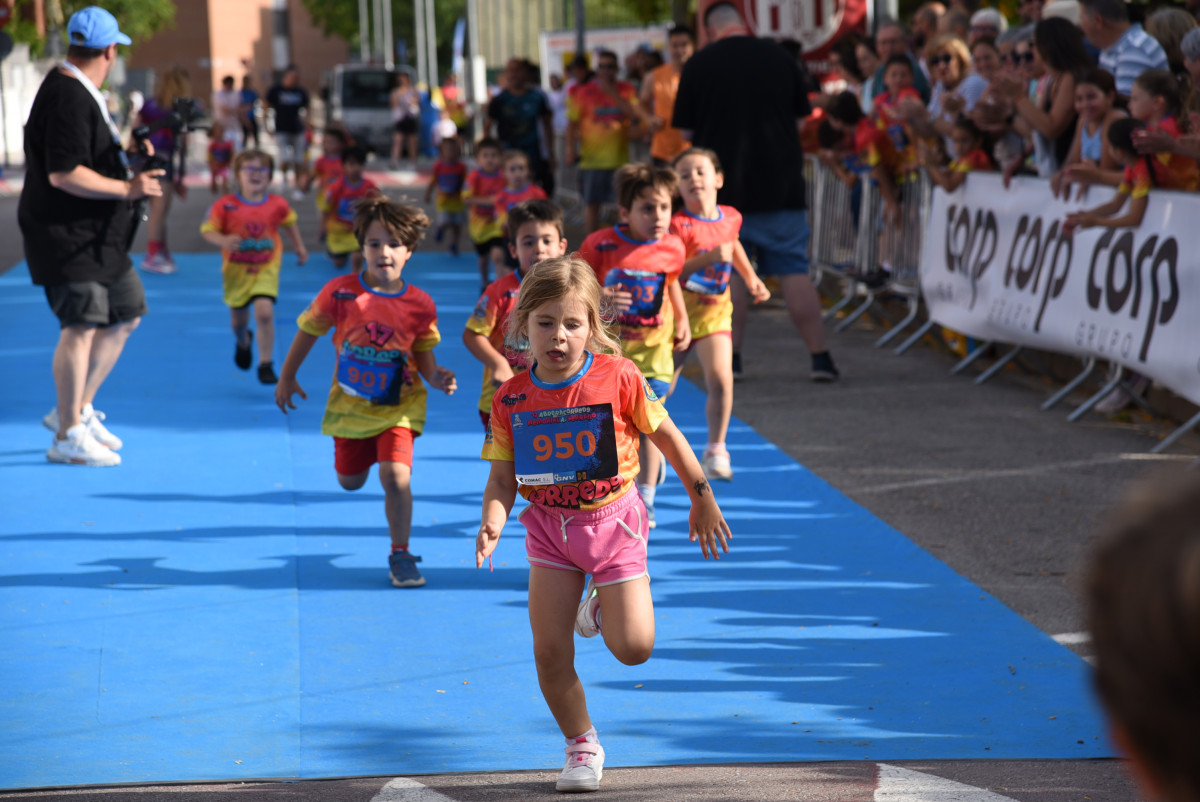 Gran èxit d'assistència i participació en la 17a Abrera Corre D9 2025 'Memorial A. Serrano', amb més de 800 participants. Gràcies, Abrera!