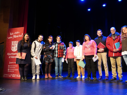 Commemorem el Dia de les Persones amb Diversitat Funcional a la Sala Municipal amb la lectura del manifest i l'espectacle del Mag Lini