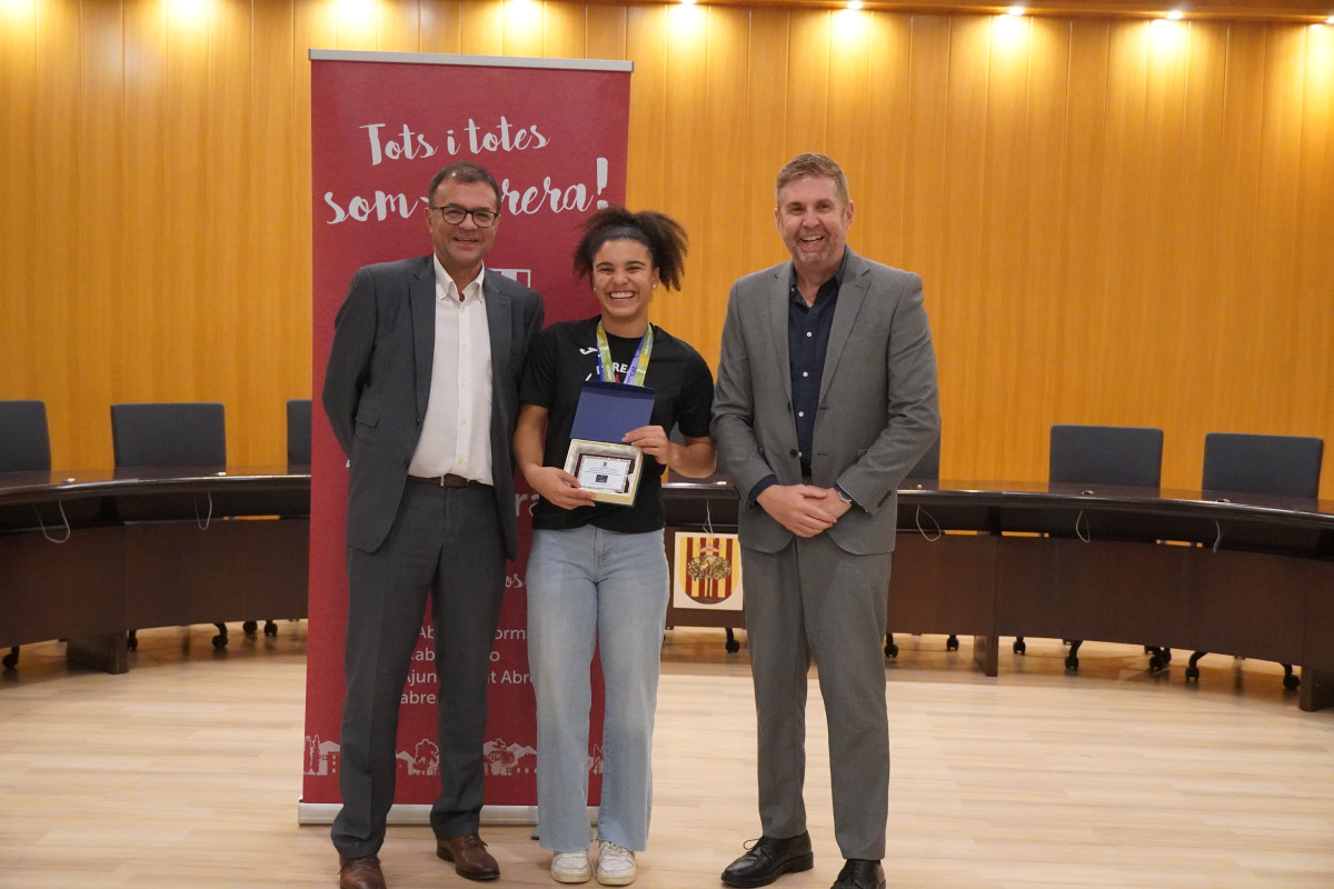 Lliurem els reconeixements esportius a les gimnastes de l'Abrera Gimnàstic Club pels darrers èxits assolits als Campionats d'Espanya i Catalunya de Gimnàstica Artística. Moltes felicitats!