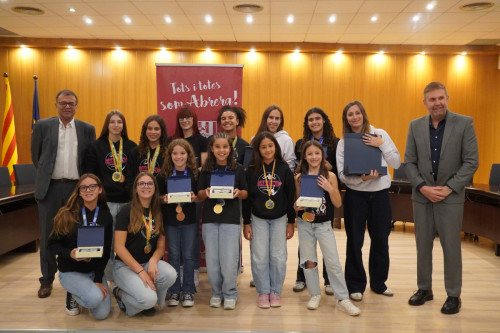 Lliurem els reconeixements esportius a les gimnastes de l'Abrera Gimnàstic Club pels darrers èxits assolits als Campionats d'Espanya i Catalunya de Gimnàstica Artística. Moltes felicitats!