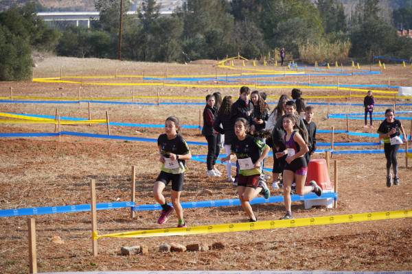 Abrera amb l'esport! Acollim el Cros Local d'Abrera i 4rt Cros Comarcal Escolar d’aquest curs 2023-2024, amb més de 140 nens i nenes