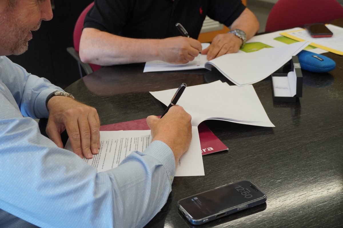 L'Ajuntament d'Abrera i l'Agrupació Esportiva Abrera impulsem un programa de futbol adaptat per promoure l'envelliment actiu, una nova iniciativa per fomentar la salut, el benestar i la inclusió a través de l'esport