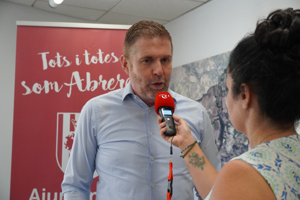 L'Ajuntament d'Abrera i l'Agrupació Esportiva Abrera impulsem un programa de futbol adaptat per promoure l'envelliment actiu, una nova iniciativa per fomentar la salut, el benestar i la inclusió a través de l'esport