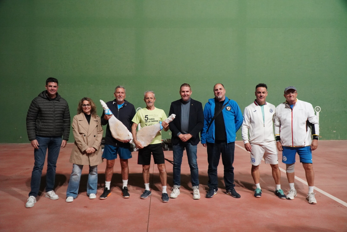Abrera amb l'esport! El Club Frontenis Abrera celebra l’Open del Pernil Abrera 2026, amb 70 participants