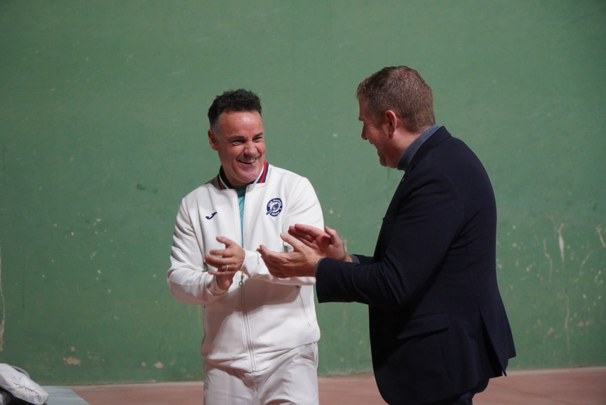 Abrera amb l'esport! El Club Frontenis Abrera celebra l’Open del Pernil Abrera 2026, amb 70 participants