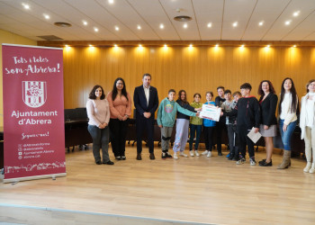 Abrera promou la cultura emprenedora amb el programa CuEmE. Les cooperatives de 5è de l’Escola Francesc Platón i Sartí han presentat els seus projectes i han recollit els seus NIF