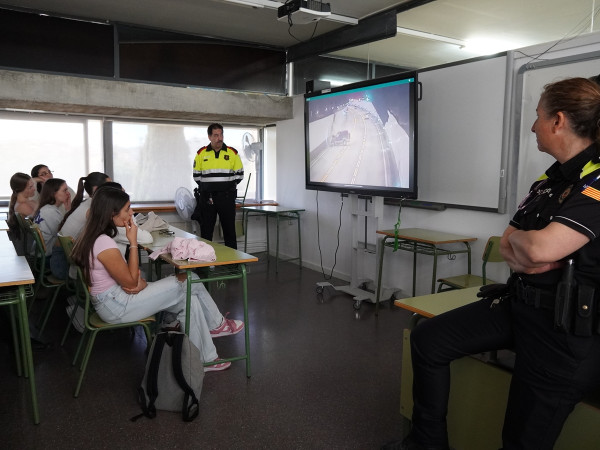 Portem a l’Institut Voltrera les xerrades 'GAME OVER: No te la juguis!' per a la prevenció d’accidents de trànsit