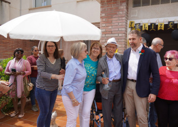 El veí abrerenc Francisco Villaescusa Buendia, celebra els seus 100 anys. Enhorabona!