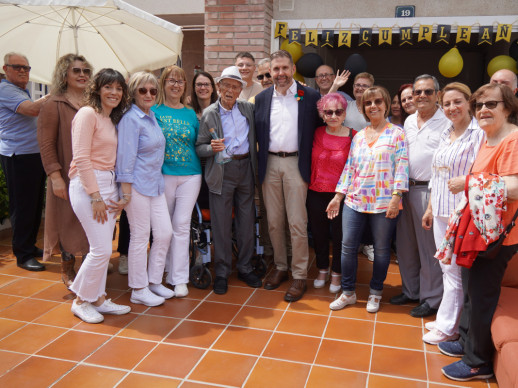 El veí abrerenc Francisco Villaescusa Buendia, celebra els seus 100 anys. Enhorabona!