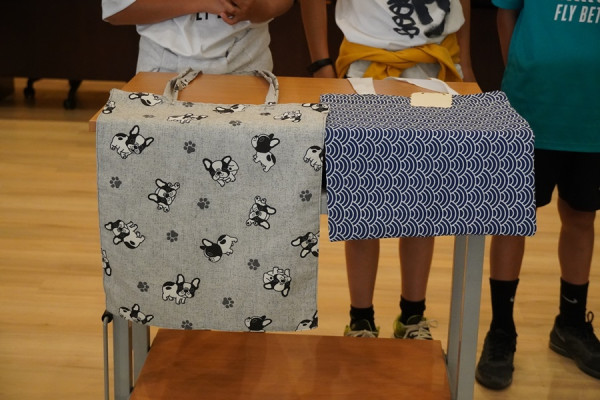 Abrera promou la cultura emprenedora amb el programa CuEmE. Les cooperatives de 5è de l’Escola Francesc Platón i Sartí han presentat els seus projectes i han recollit els seus NIF