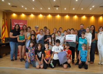 Abrera promou la cultura emprenedora amb el programa CuEmE. Les cooperatives de 5è de l’Escola Francesc Platón i Sartí han presentat els seus projectes i han recollit els seus NIF