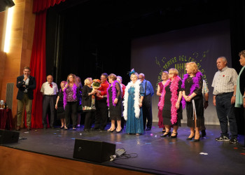 L'espectacle del Grup de Teatre del Casal de la Gent Gran d'Abrera dona el tret de sortida de la Setmana de la Gent Gran de 2023!
