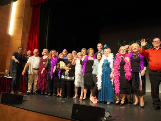 L'espectacle del Grup de Teatre del Casal de la Gent Gran d'Abrera dona el tret de sortida de la Setmana de la Gent Gran de 2023!