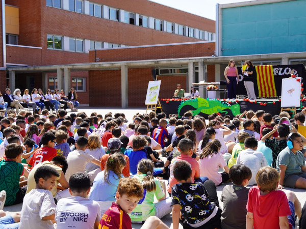 Els centres educatius abrerencs celebren la Diada de Sant Jordi - Escola Ernest Lluch