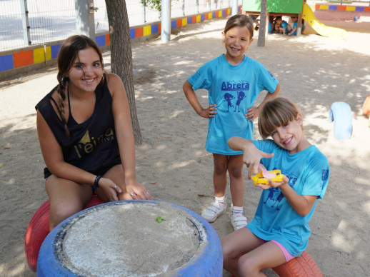 Avancen a bon ritme les inscripcions del Casal Municipal d’Estiu i de l’Escola Esportiva Municipal d’Abrera: ja hi ha 489 infants apuntats. Inscripcions obertes fins dijous 14 de maig, inclòs!