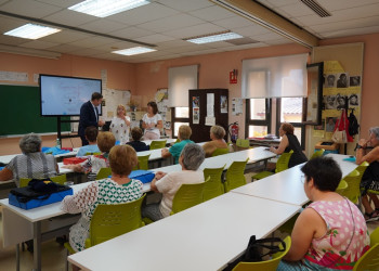 Visitem l'Aula d'Adults Municipal per desitjar a tothom un bon curs 2023-2024