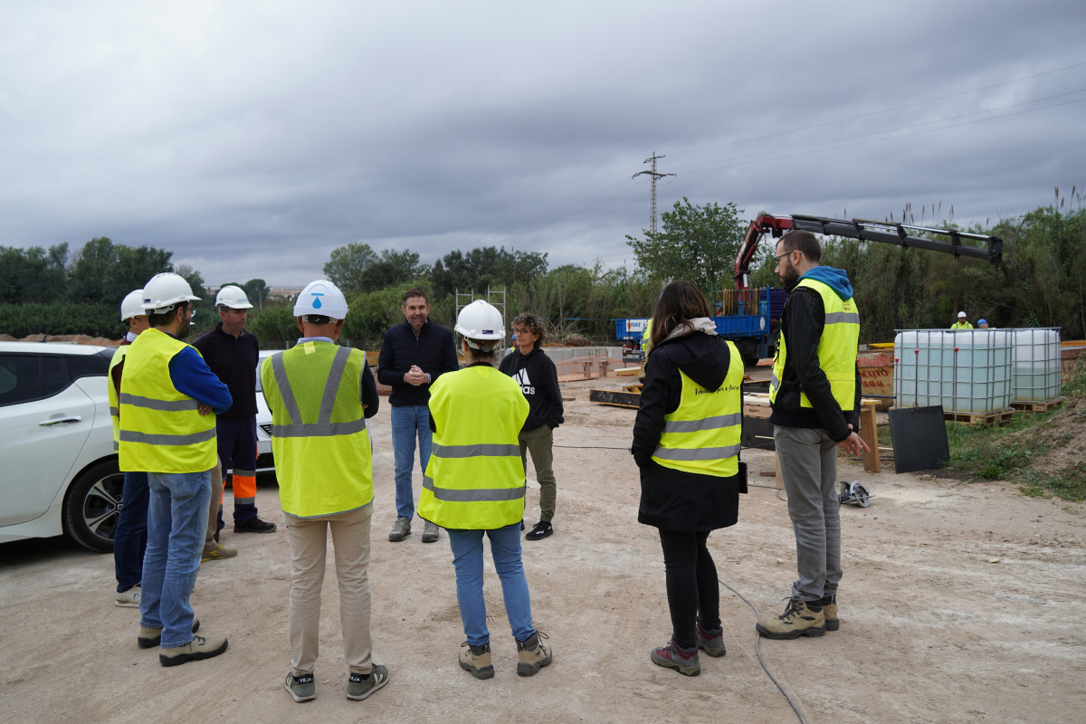 Visitem les obres de la connexió del barri de Can Vilalba a la xarxa de sanejament del sistema d'Abrera, un projecte llargament reivindicat per l’Ajuntament