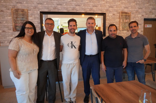 Aquest divendres 1 de maig s'inaugura el Candela Gastrobar, el nou espai gastronòmic de la Piscina Municipal d'Estiu d'Abrera, a partir de les 18 h. Us hi esperem!