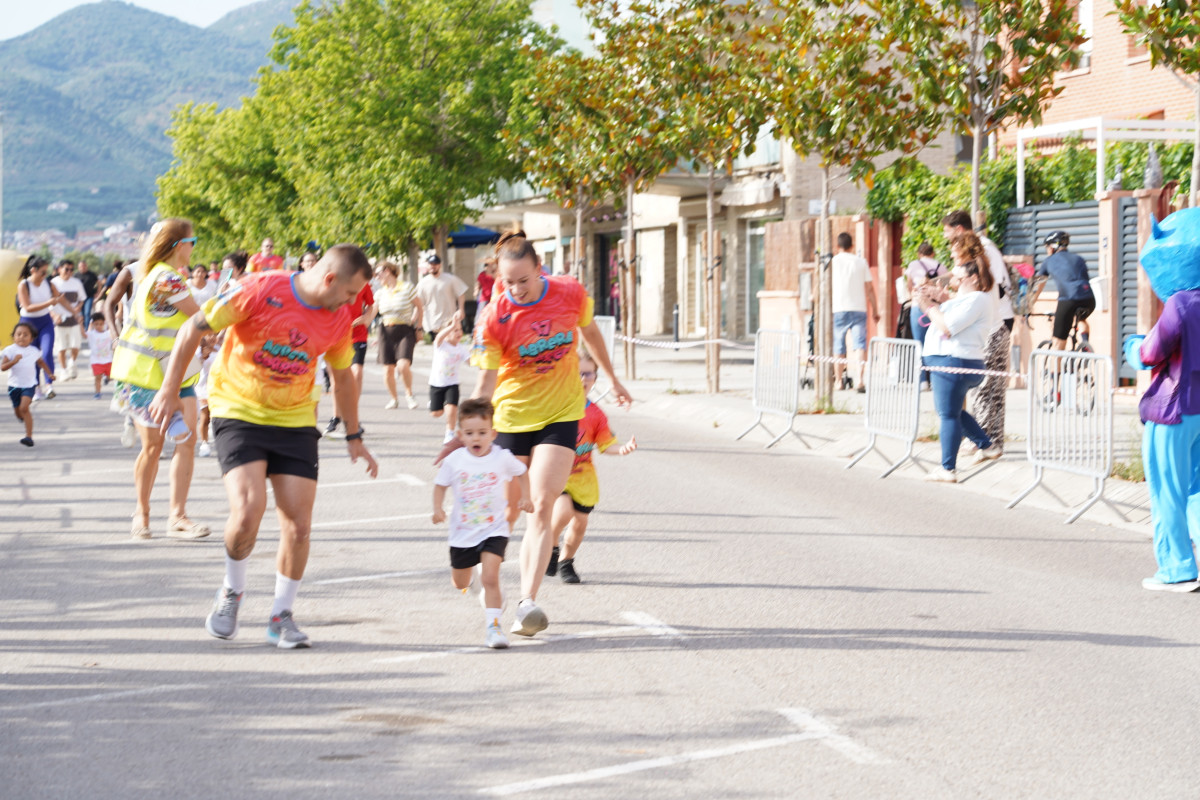 Gran èxit d'assistència i participació en la 17a Abrera Corre D9 2025 'Memorial A. Serrano', amb més de 800 participants. Gràcies, Abrera!