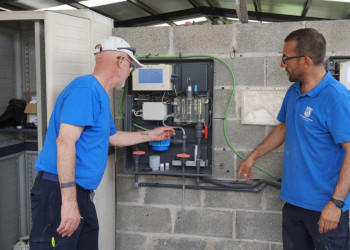 Duem a terme tasques d'adequació de les instal·lacions de la Piscina Municipal d'Estiu per preparar la nova temporada, que comença aquest diumenge 7 de juny