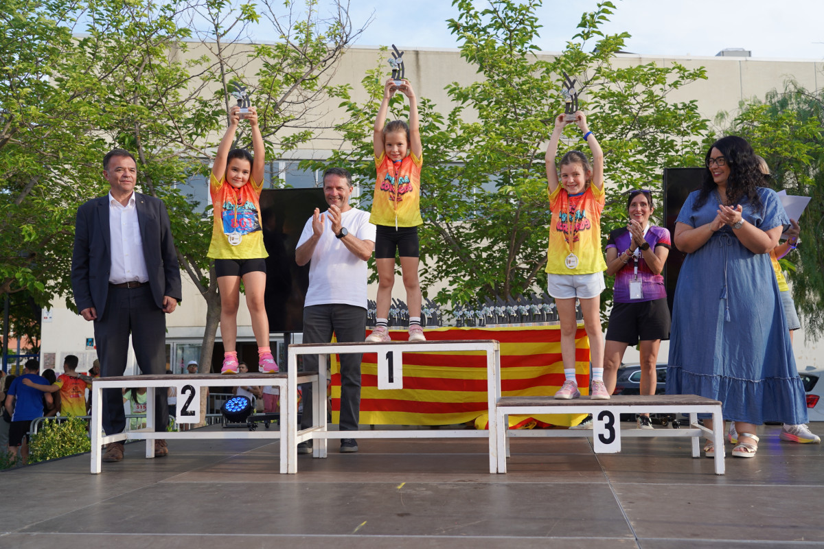 Gran èxit d'assistència i participació en la 17a Abrera Corre D9 2025 'Memorial A. Serrano', amb més de 800 participants. Gràcies, Abrera!