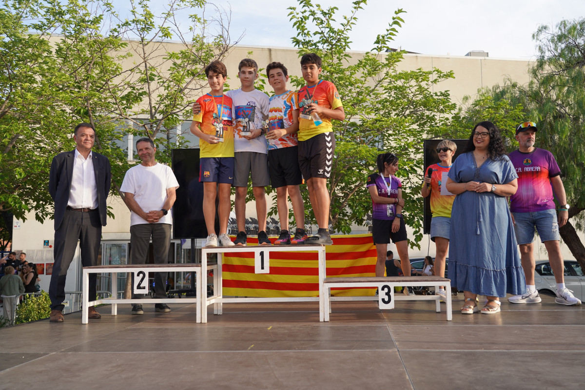 Gran èxit d'assistència i participació en la 17a Abrera Corre D9 2025 'Memorial A. Serrano', amb més de 800 participants. Gràcies, Abrera!