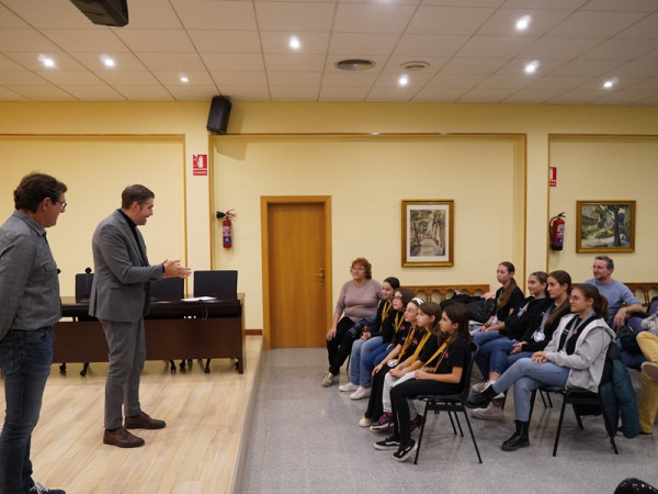 Entreguem els diplomes de reconeixement a les integrants de l'entitat Juventudes Rocieras, pels seus èxits assolits en el darrer Campionat de dansa de Catalunya