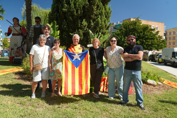 Ofrena floral al monument de Rafael Casanova. Grup Municipal Esquerra Republicana de Catalunya