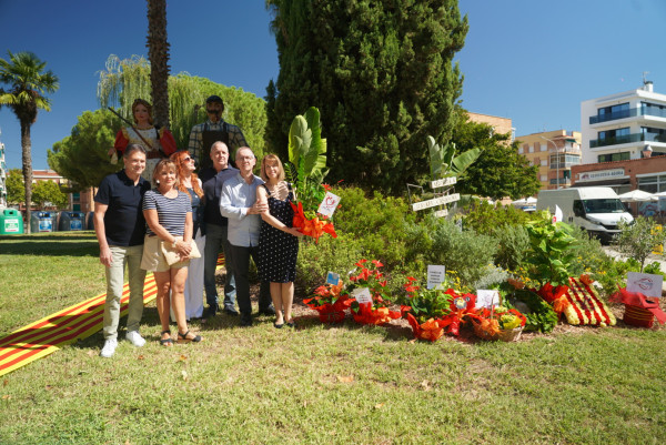 Ofrena floral al monument de Rafael Casanova. Associació Cultural de Balls de Saló Pas a Pas