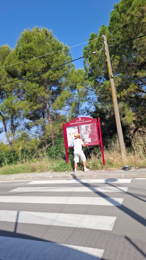 Millorem i adequem les cartelleres municipals del nucli urbà i dels barris d'Abrera - Sant Miquel