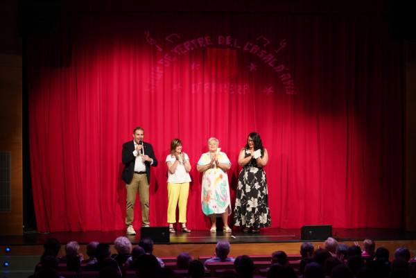 Abrera amb la gent gran activa! Gaudim de l'espectacle de teatre i el sopar d'Estiu de la nostra gent gran