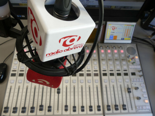Estudi de Ràdio Abrera, emissora municipal